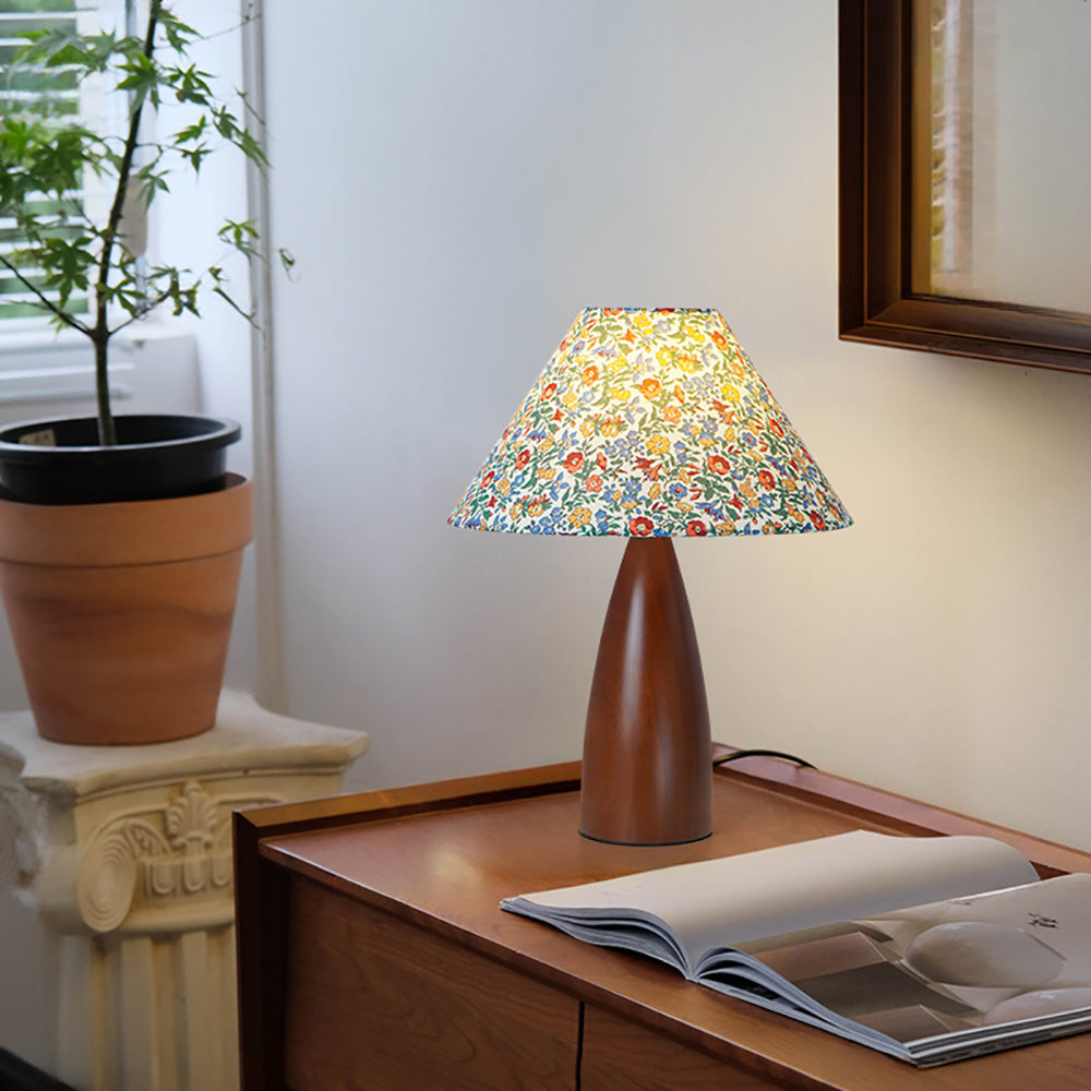 LED Solid Wood Bedroom Table Lamp, Advanced Retro Style Living Room Decorative Lamp