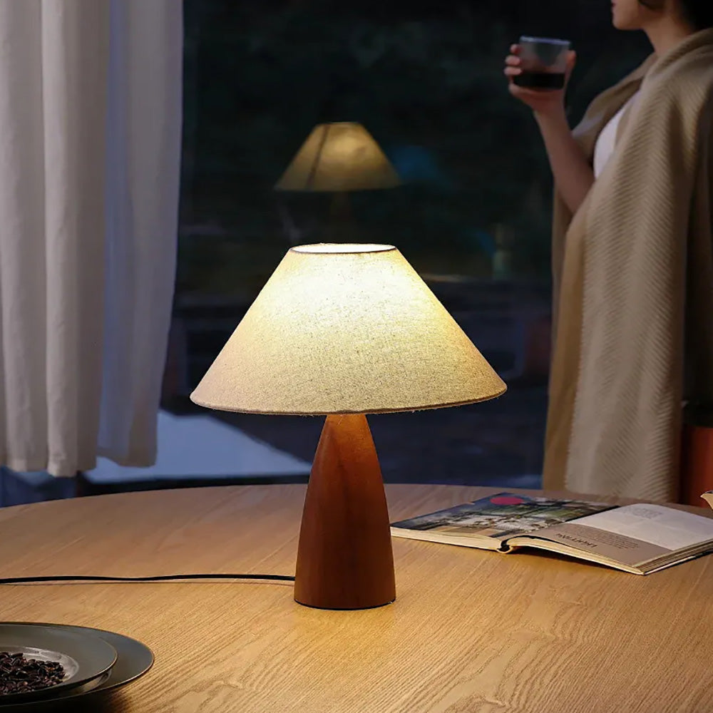 LED Solid Wood Bedroom Table Lamp, Advanced Retro Style Living Room Decorative Lamp
