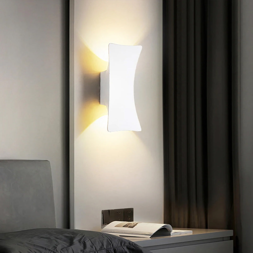 Outdoor LED wall light, indoor and outdoor IP65 waterproof aluminum simple home light