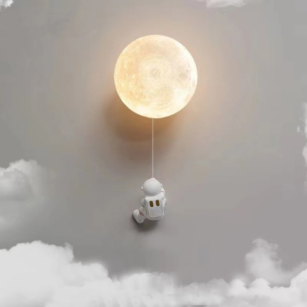 Astronaut Moon Landing-style Decorative Wall Lamp, Suitable For Use As Lighting In Children's Rooms.