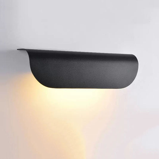 LED wall light, waterproof outdoor light, modern minimalist porch light, warm white light, die-cast aluminum, hardwired.