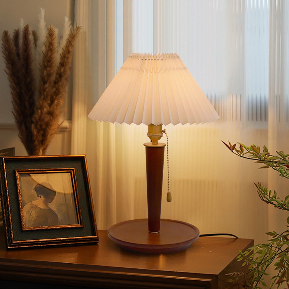 Bedroom Bedside Premium Feeling Table Lamp, European Retro Living Room Decorative Lamp
