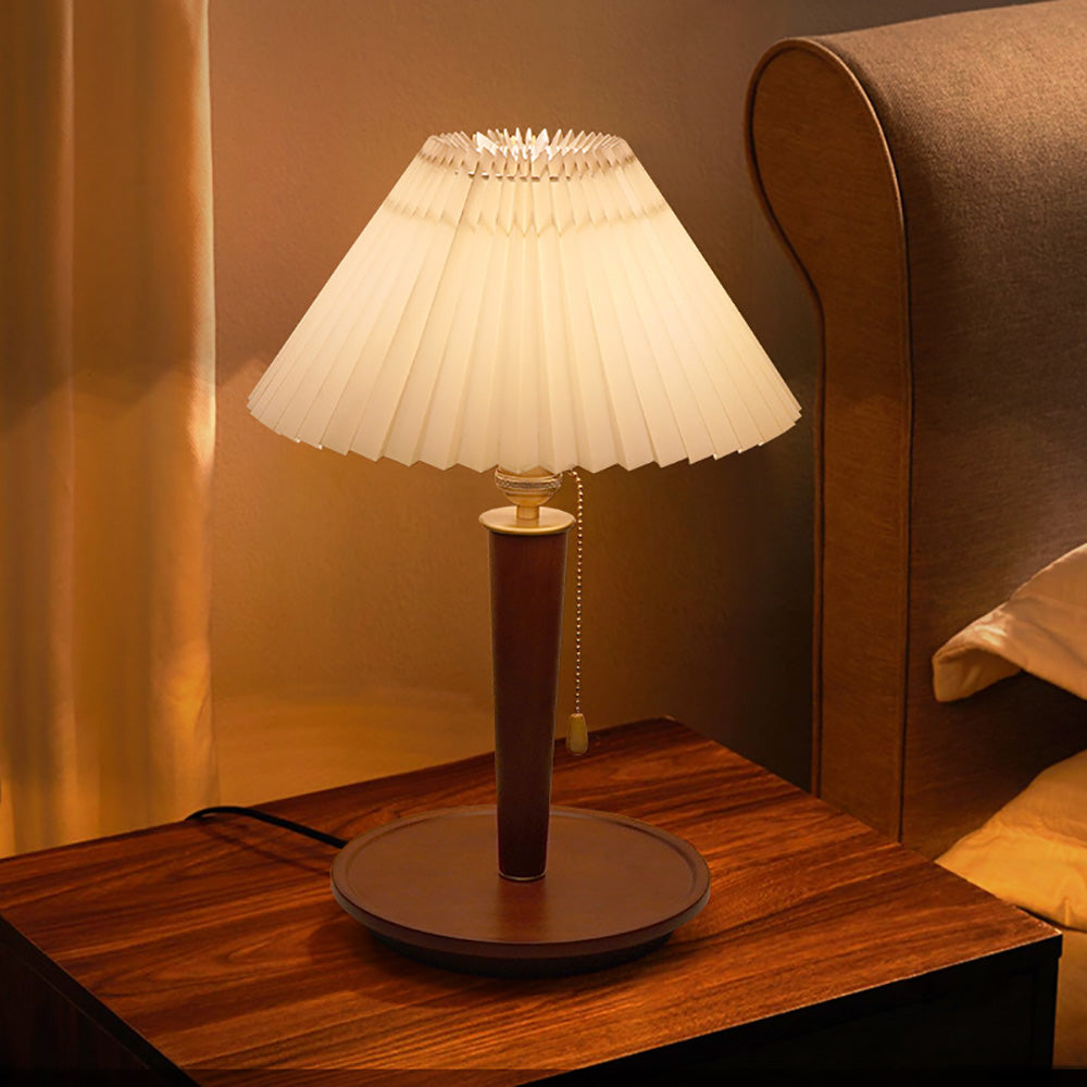 Bedroom Bedside Premium Feeling Table Lamp, European Retro Living Room Decorative Lamp