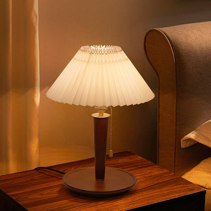Bedroom Bedside Premium Feeling Table Lamp, European Retro Living Room Decorative Lamp