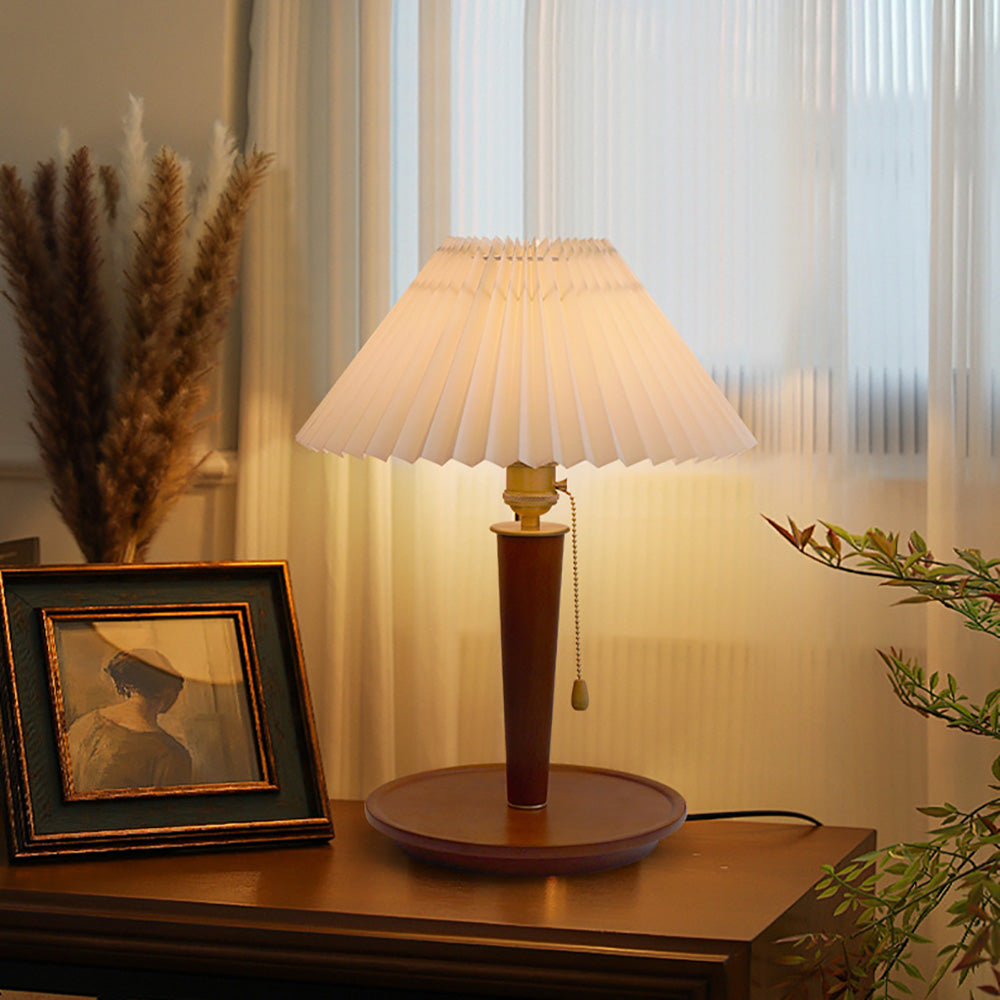 Bedroom Bedside Premium Feeling Table Lamp, European Retro Living Room Decorative Lamp