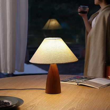 LED Solid Wood Bedroom Table Lamp, Advanced Retro Style Living Room Decorative Lamp