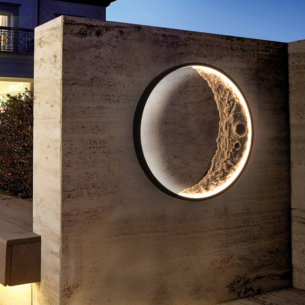 Outdoor Waterproof Moon-Shaped Wall Lamp, Solar-Powered Garden Decorative Ambient Lighting