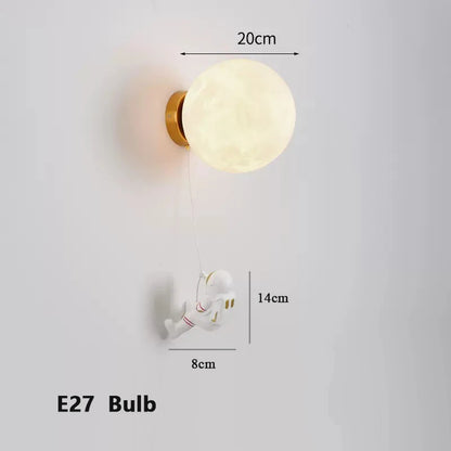 Astronaut Moon Landing-style Decorative Wall Lamp, Suitable For Use As Lighting In Children's Rooms.